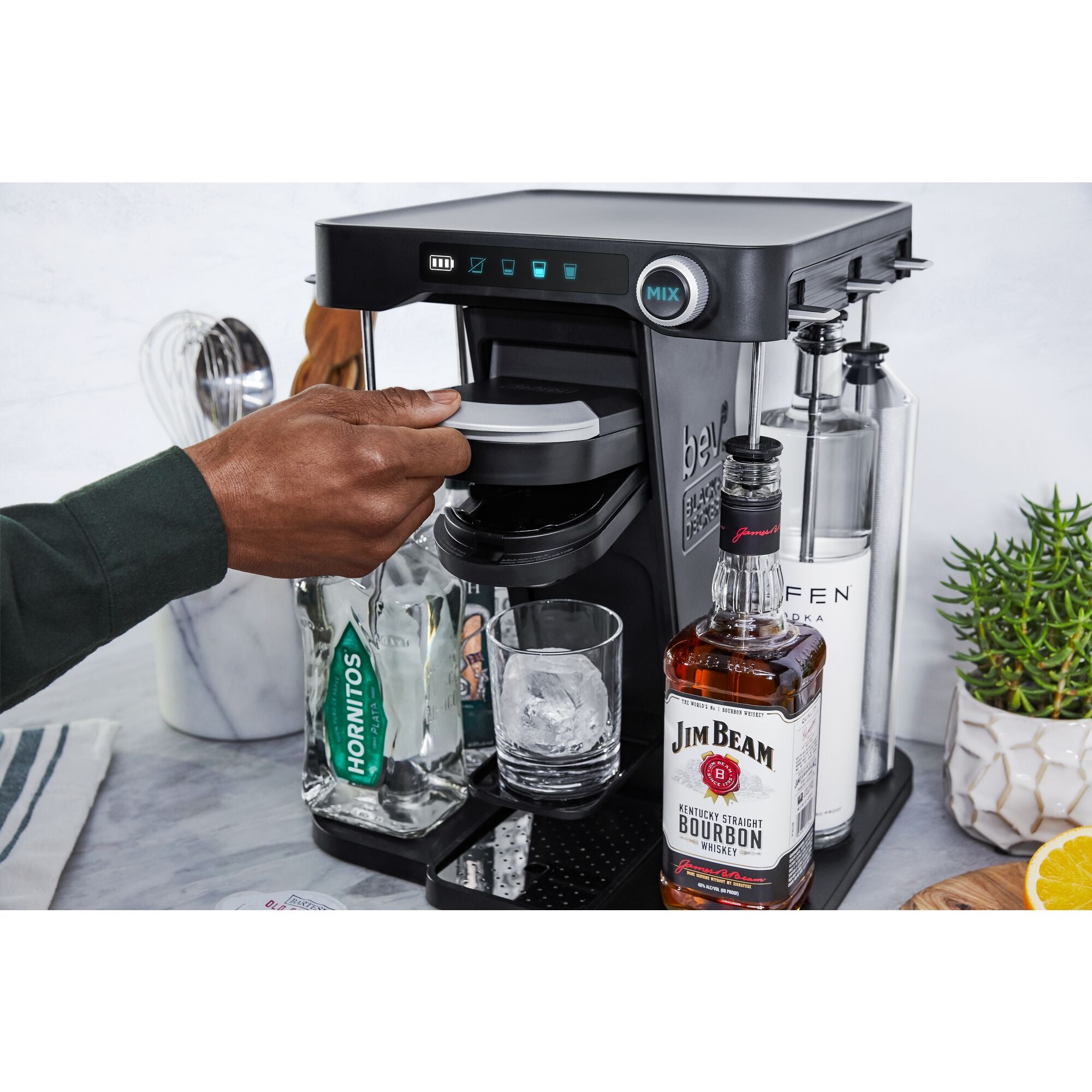 How difficult is it to clean the Bev Black+Decker Cocktail Maker