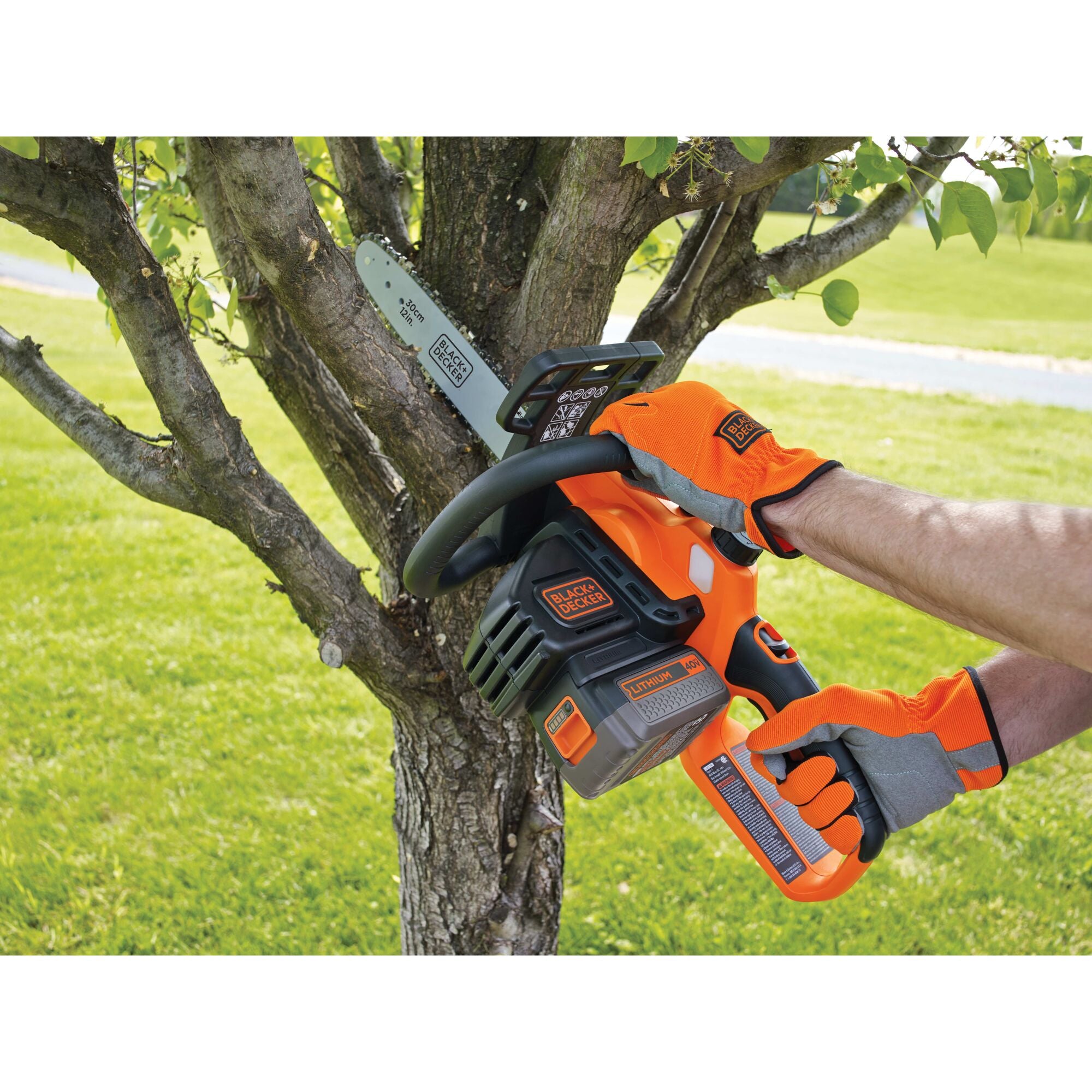 Black+decker 40V Max Cordless Chainsaw 12-Inch (LCS1240)