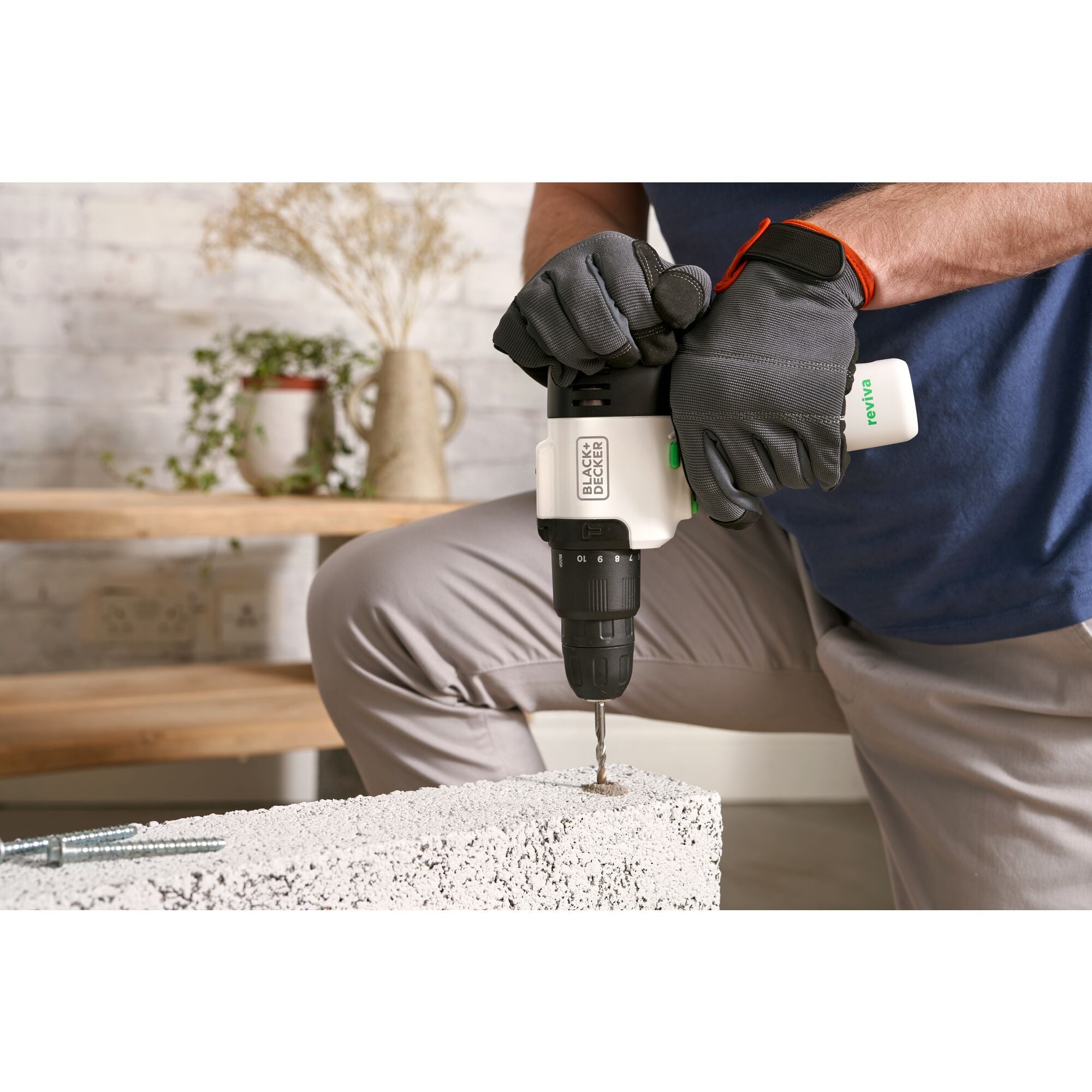 Cordless hammer drill and screwdriver Clearance