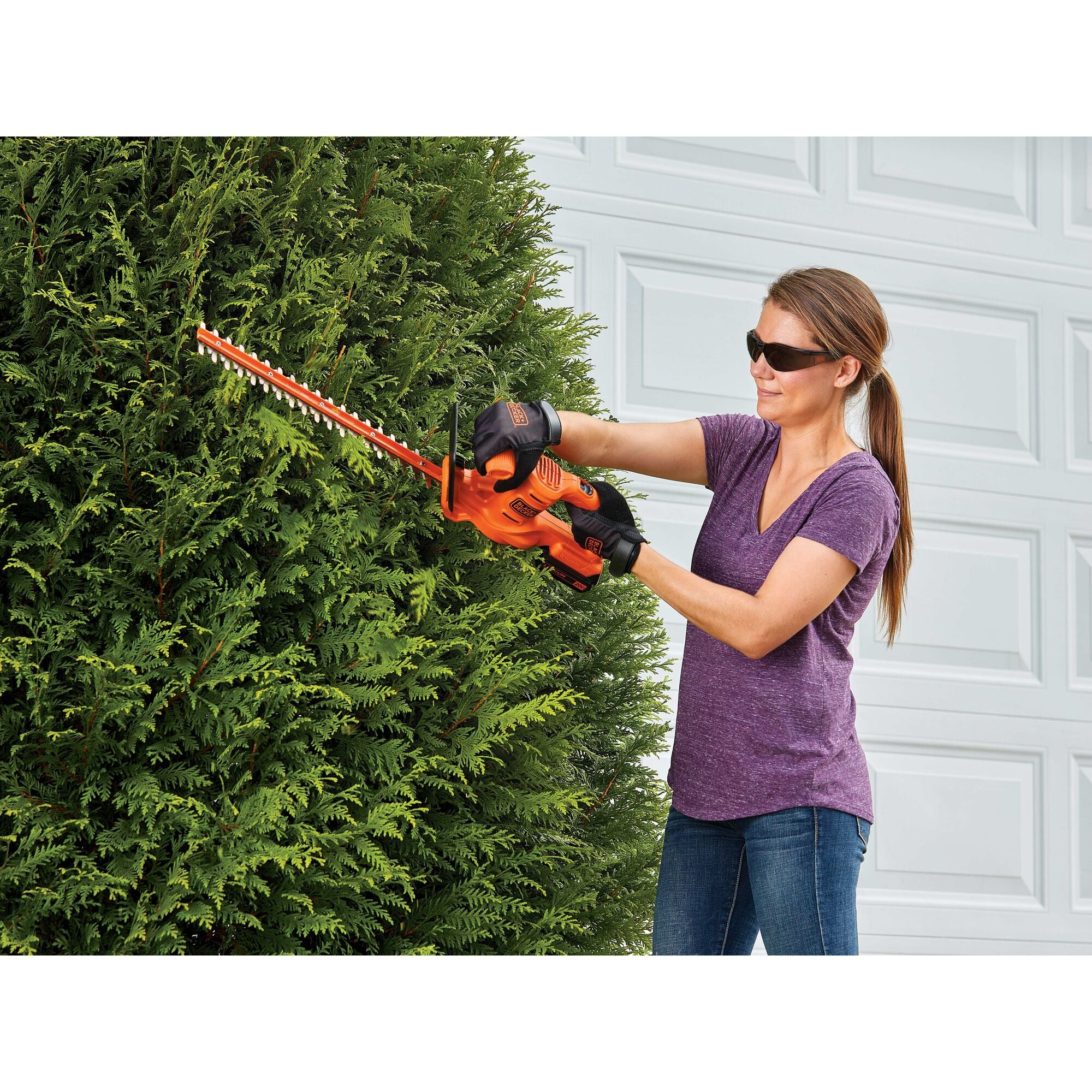 Black+decker LHT2220B 22 in. 20V Max Lithium-Ion Cordless Hedge Trimmer (Tool Only)