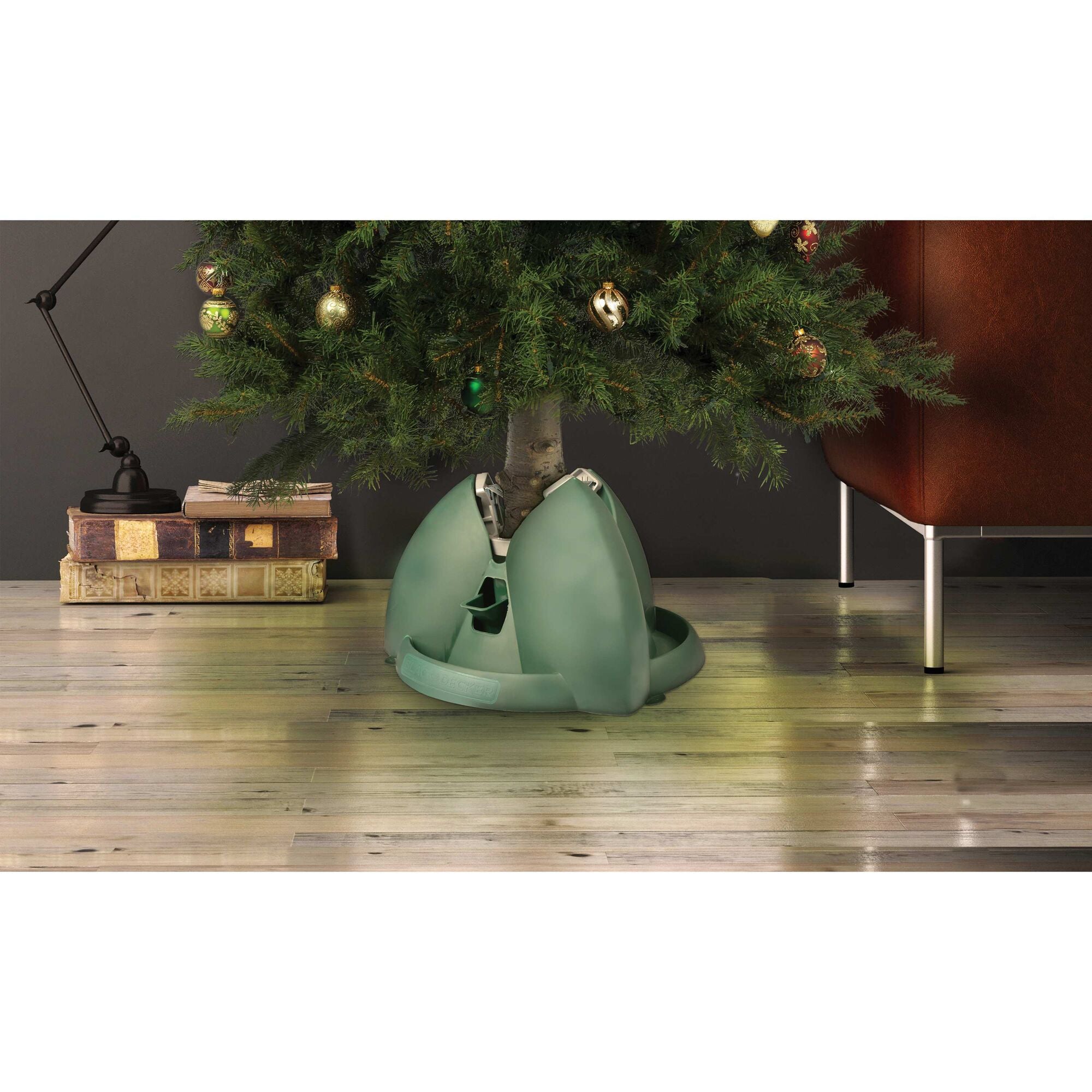 New Black & Decker BD3037 Smart Stand with 3.5-Liter Reservoir for 9'  Christmas Tree