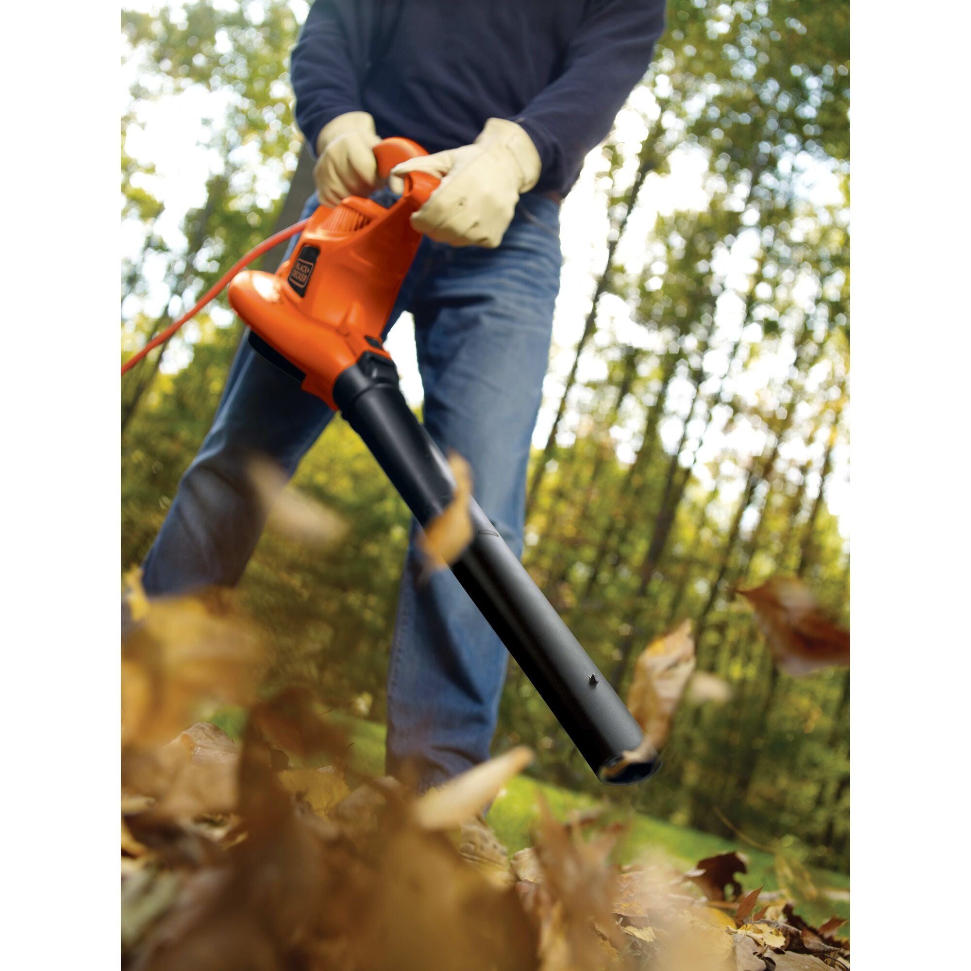 BLACK+DECKER 400-CFM 250-MPH Corded Electric Handheld Leaf Blower