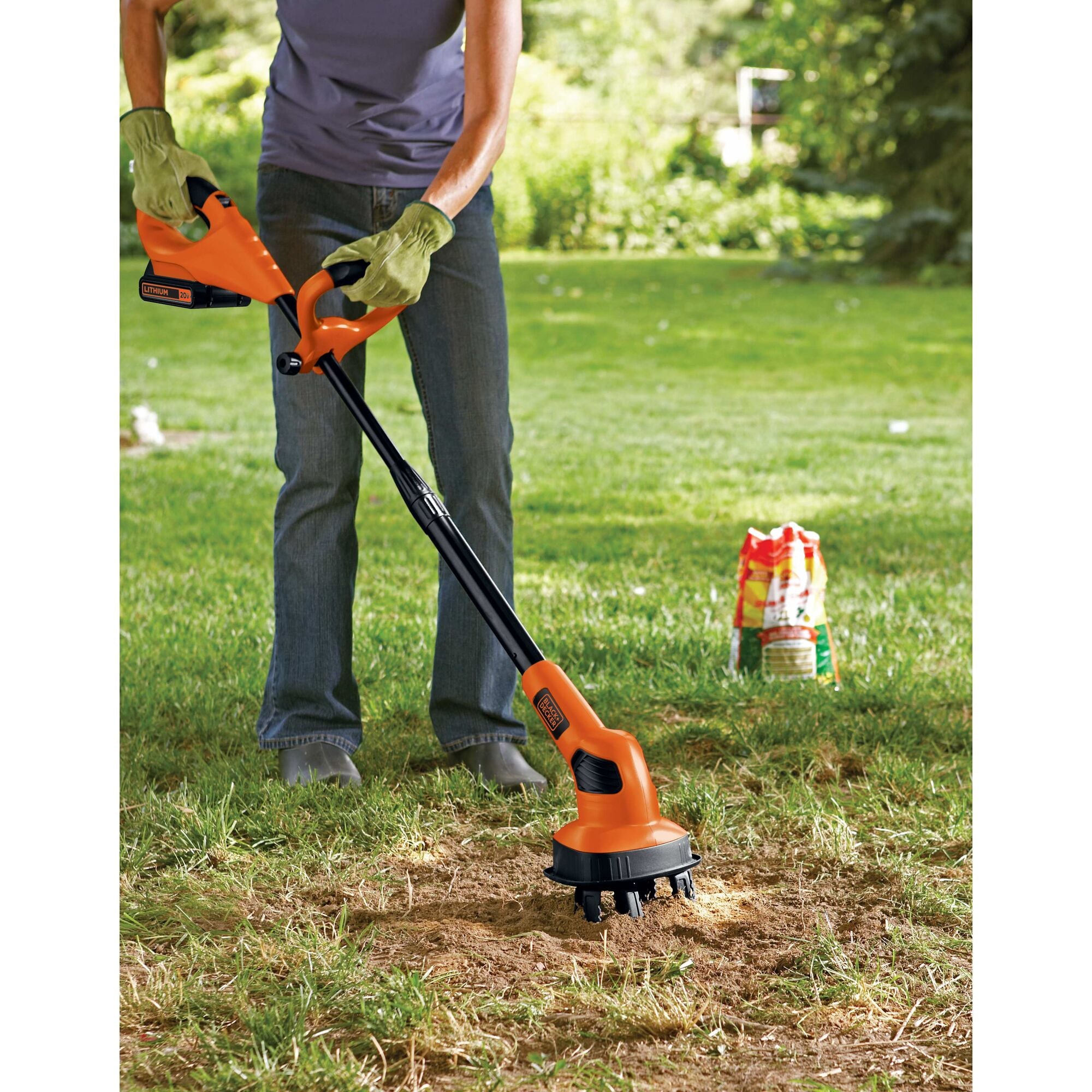  BLACK+DECKER 20V MAX* Tiller (LGC120) : Power Tillers : Patio,  Lawn & Garden